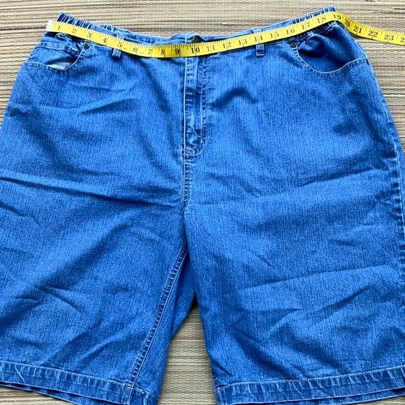 Bobbie Brooks Women Casual Blue Denim Shorts Size 2X - Picture 3 of 12